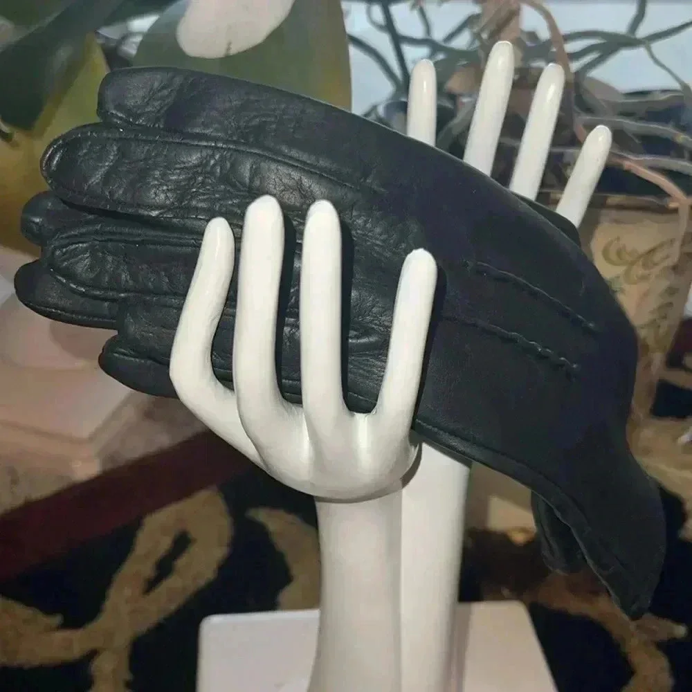 Women’s Black 2-Point Deerskin Gloves NEW!!  Size 7.5